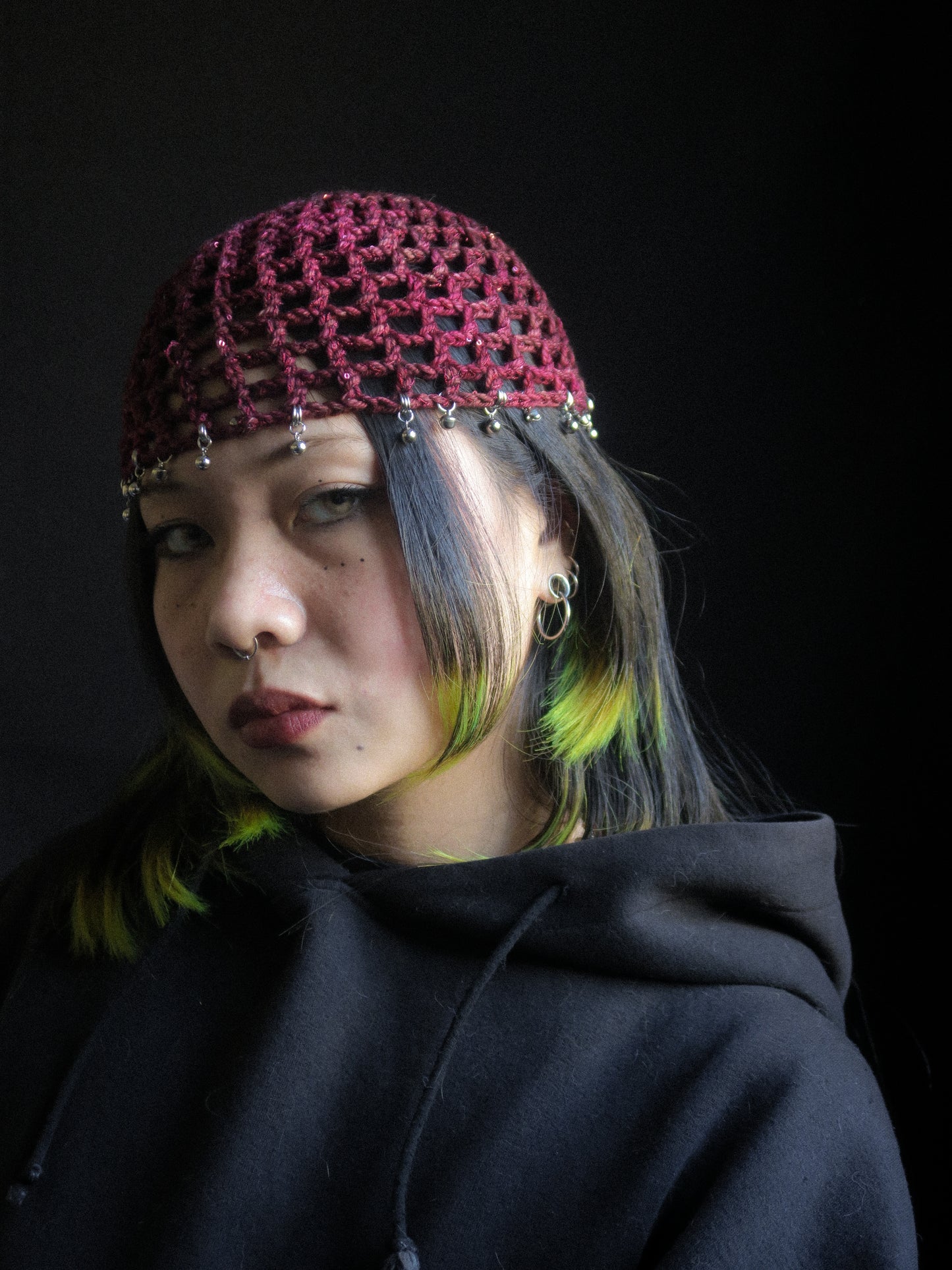 Tinkling Burgundy Fishnet Hat