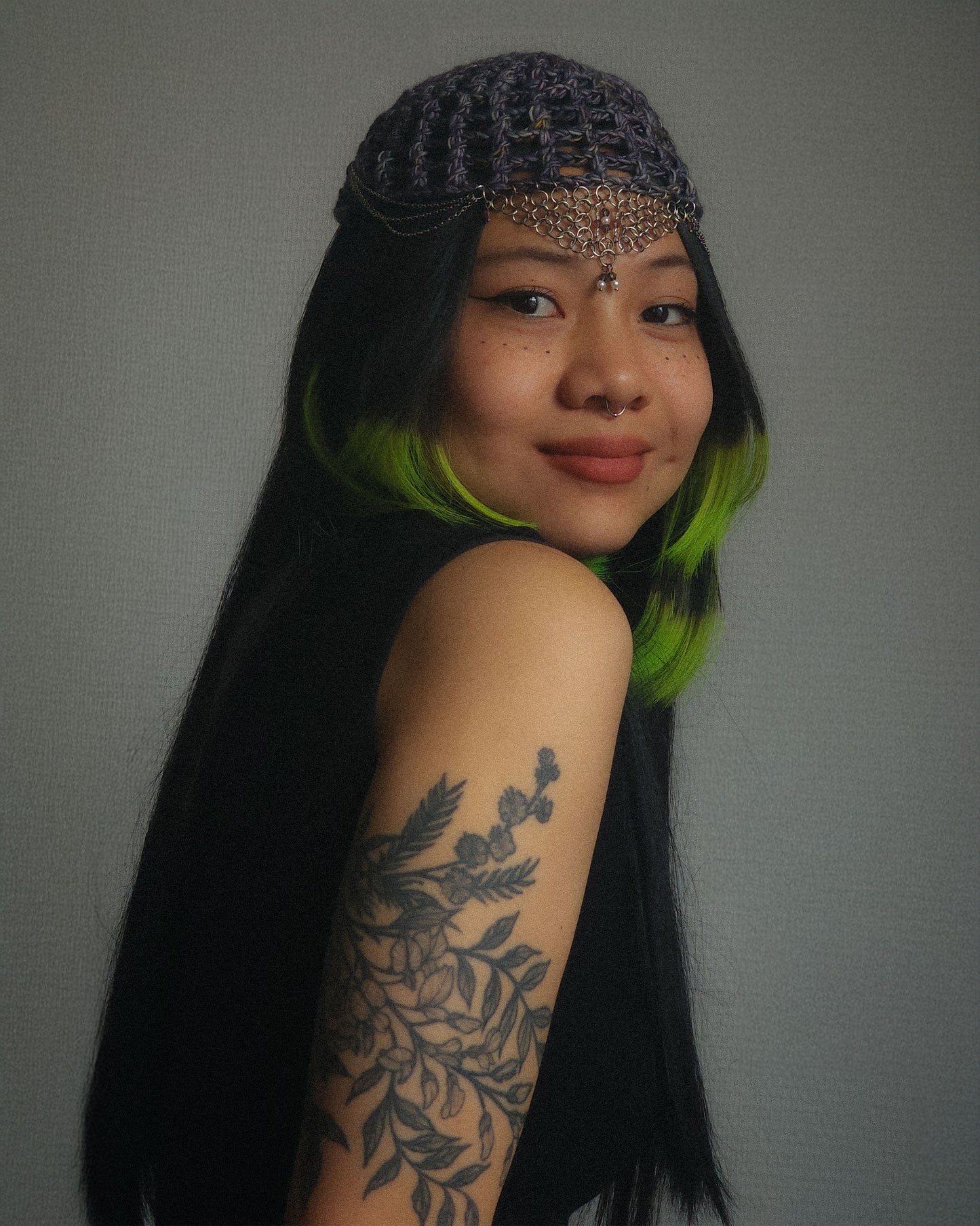 Ashed purple knight fishnet hat