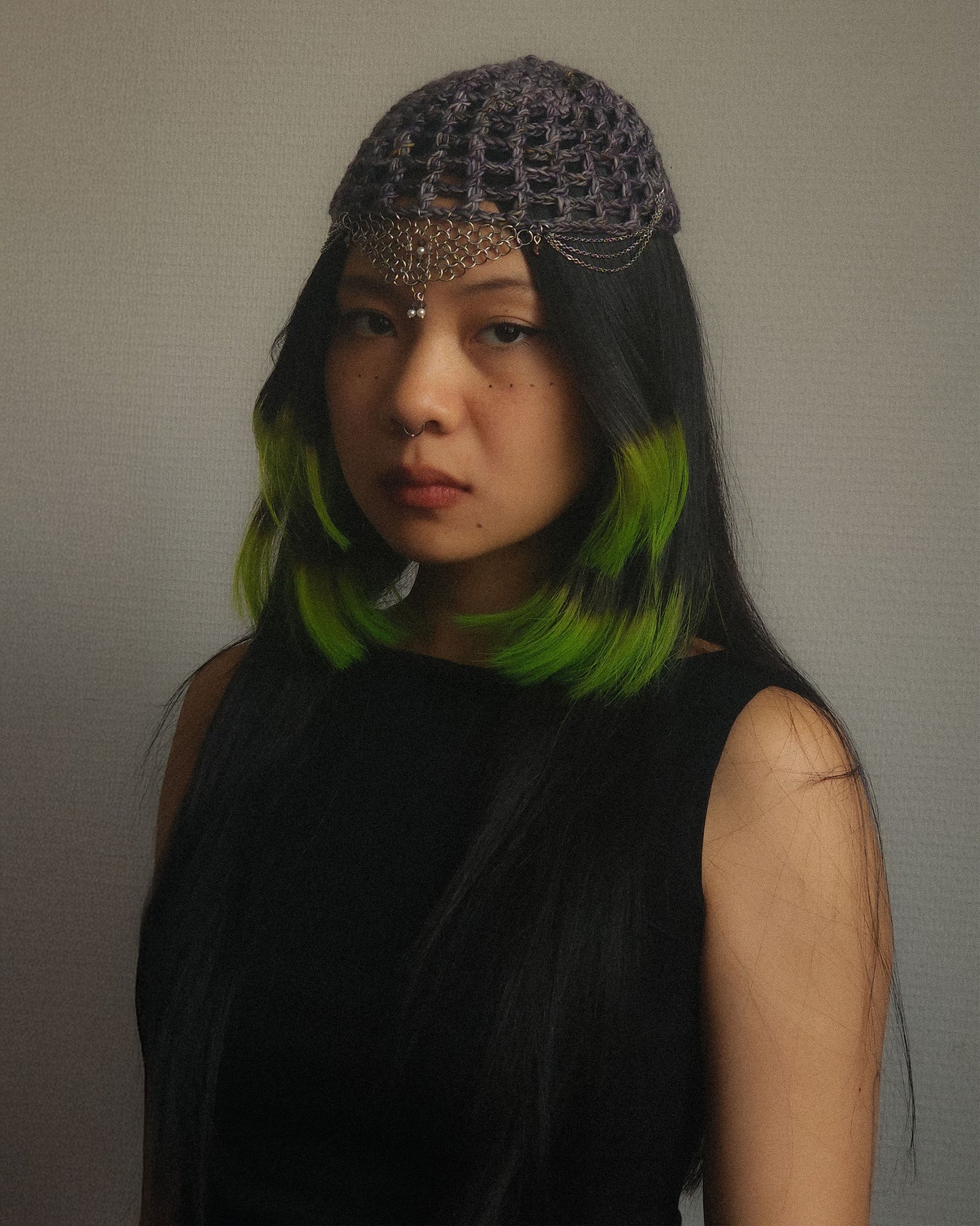 Ashed purple knight fishnet hat