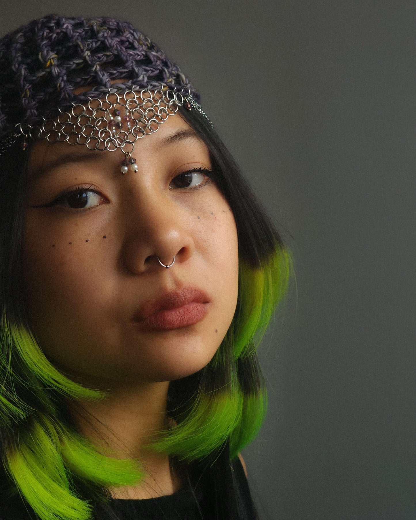 Ashed purple knight fishnet hat