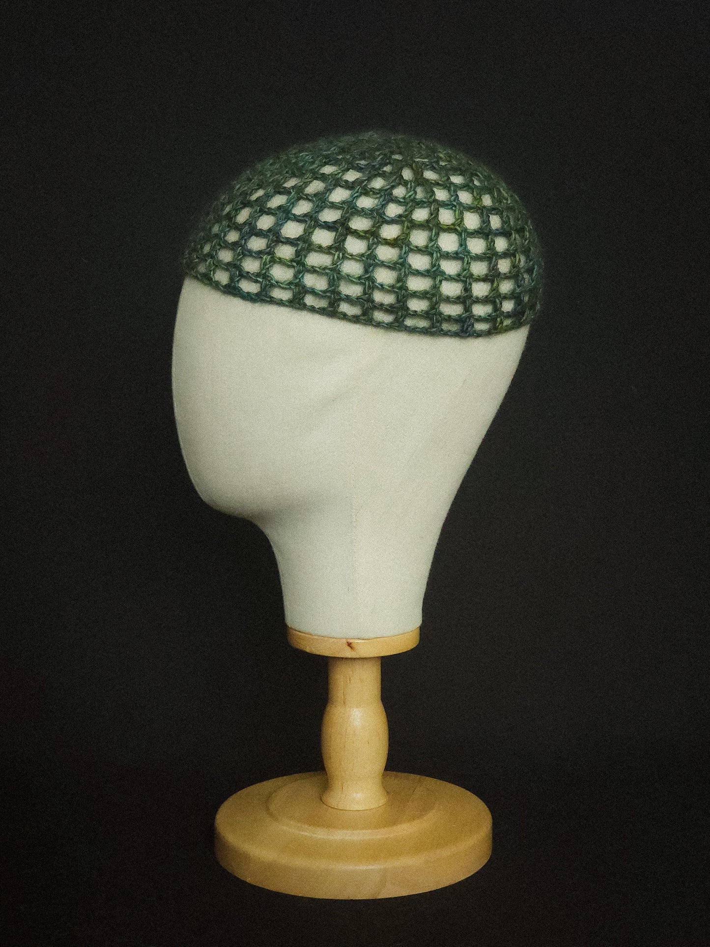 Fluffy Serpentine Fishnet Hat