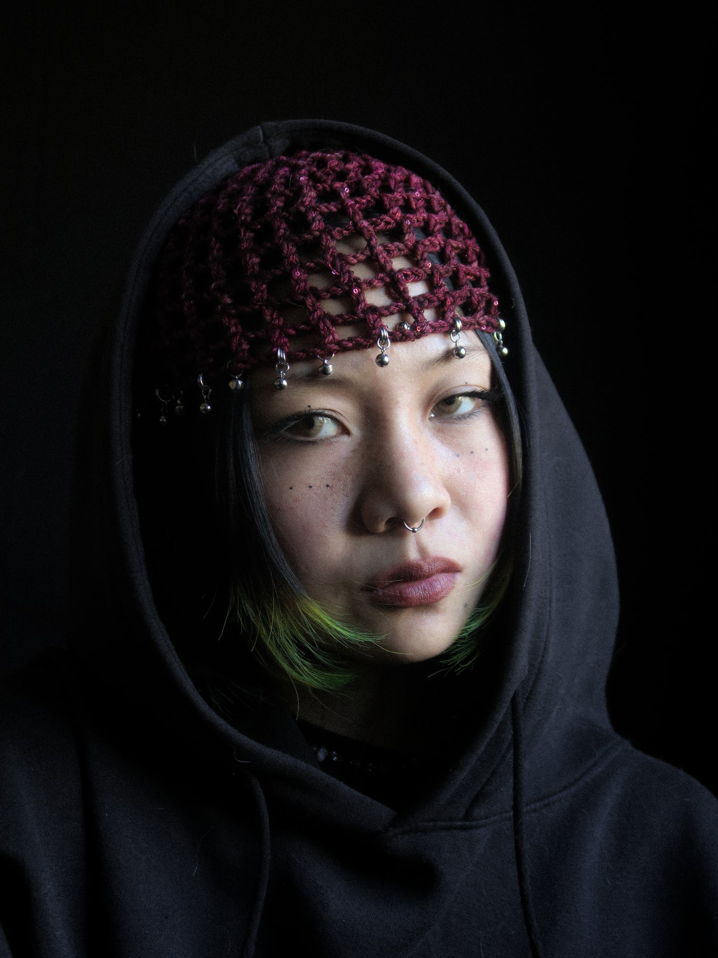 Tinkling Burgundy Fishnet Hat