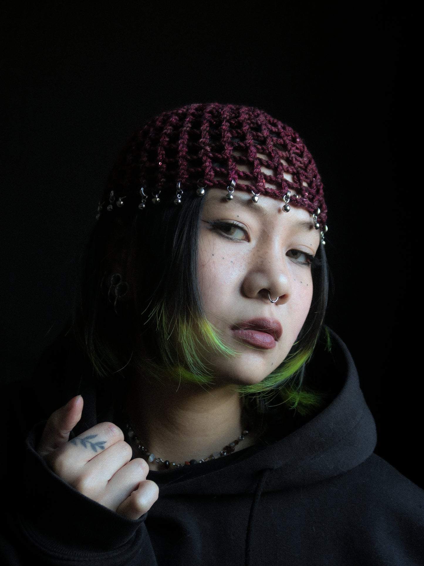 Tinkling Burgundy Fishnet Hat